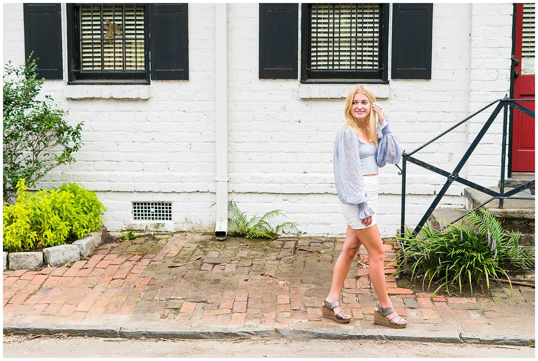 high school senior girl in downtown savannah