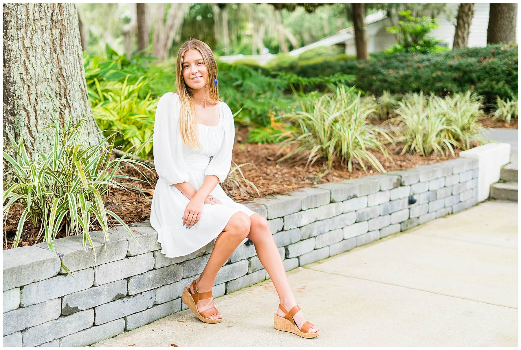 high school senior in Savanah georgia taking senior pictures